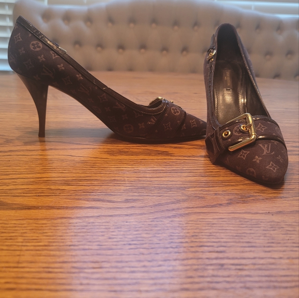 Louis Vuitton Brown Monogram Fabric Pointed Toe Buckle Logo Pumps Shoes …